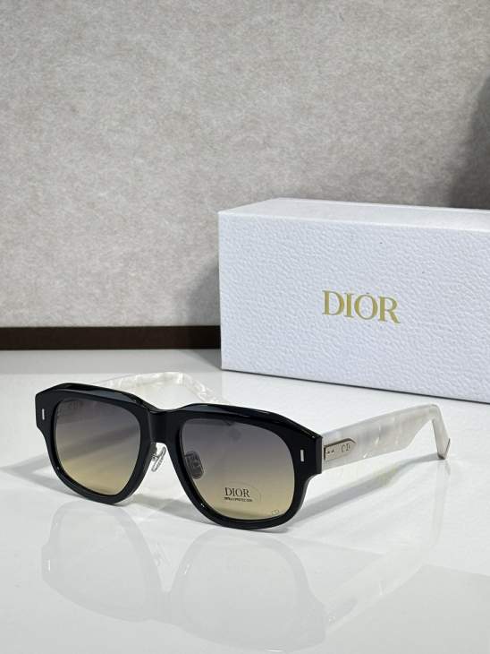 Picture of Dior Sunglasses _SKUfw76440482fw